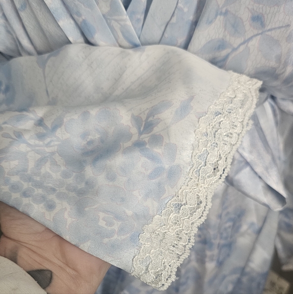 Vintage Morgan Taylor Chantilly Blue Floral Robe Size Large - Picture 5 of 7